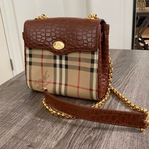 Vintage Burberrys of London bag with gold chain